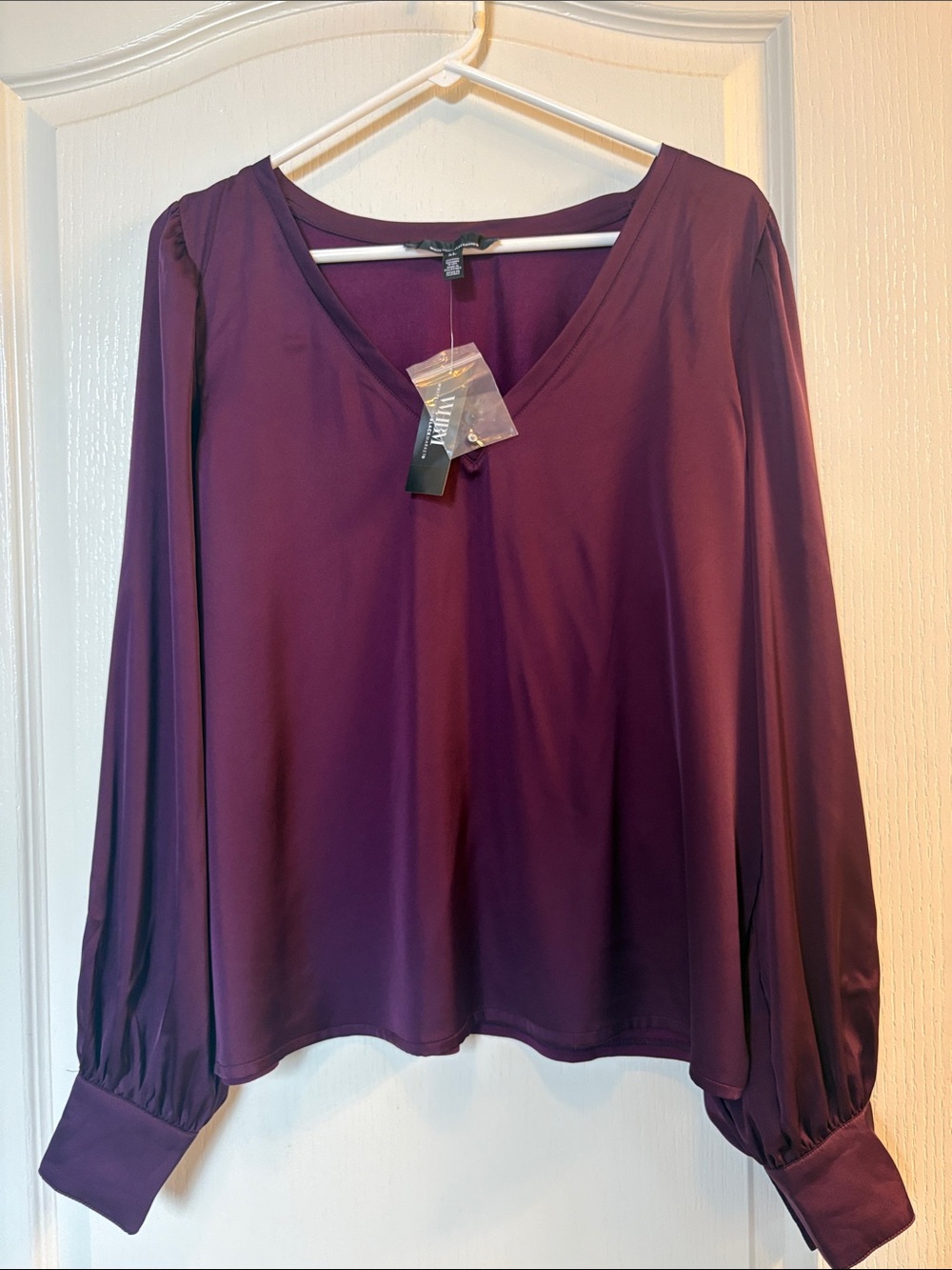 White House Black Market Plum V-Neck Long Sleeve Blouse